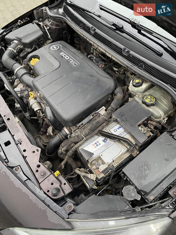 Универсал Opel Astra 2012 в Летичеве