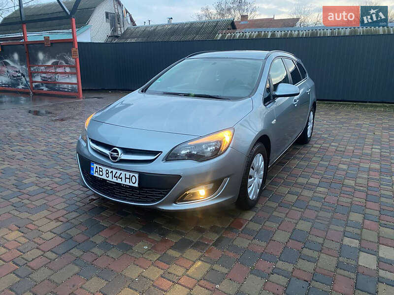 Универсал Opel Astra 2013 в Смеле