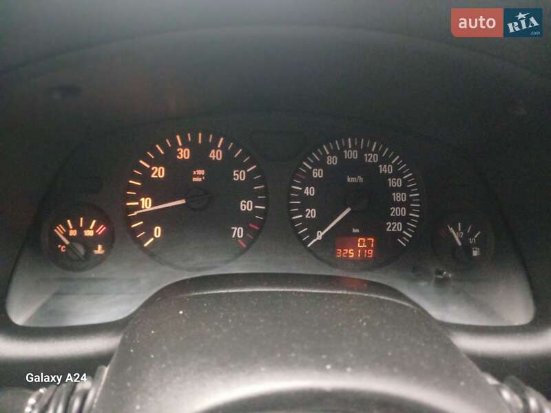 Седан Opel Astra 2006 в Львові