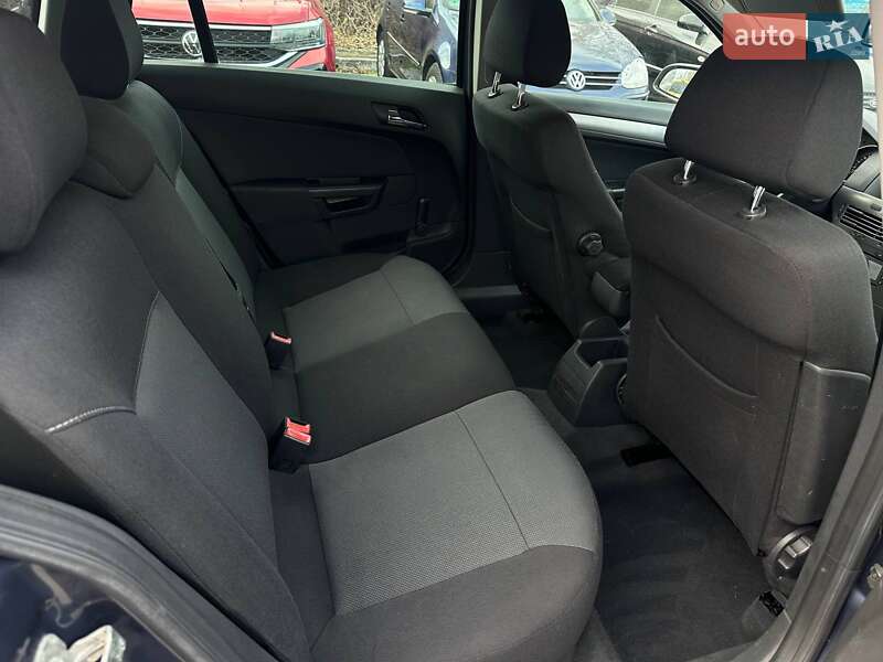 Универсал Opel Astra 2006 в Каменском