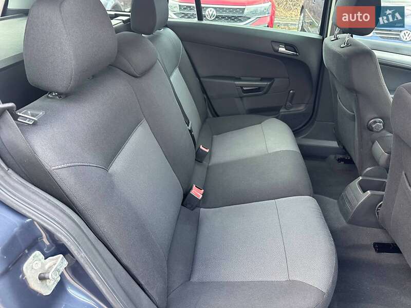 Универсал Opel Astra 2006 в Каменском