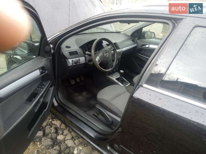 Универсал Opel Astra 2005 в Теребовле