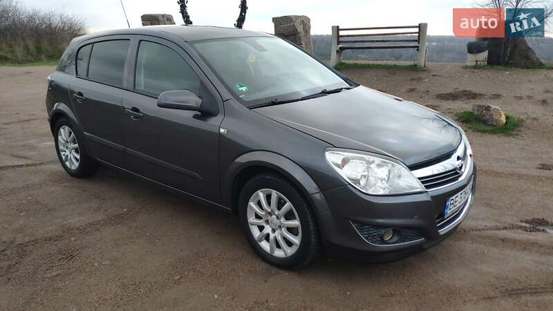 Хэтчбек Opel Astra 2008 в Южноукраинске
