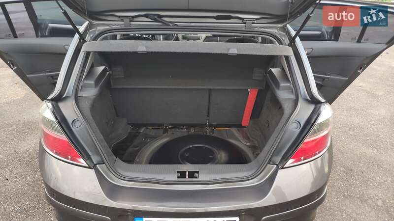 Хэтчбек Opel Astra 2008 в Южноукраинске