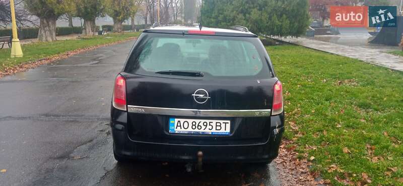 Универсал Opel Astra 2005 в Ужгороде