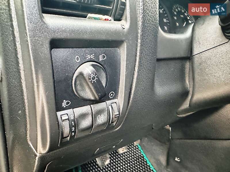 Седан Opel Astra 2005 в Запорожье