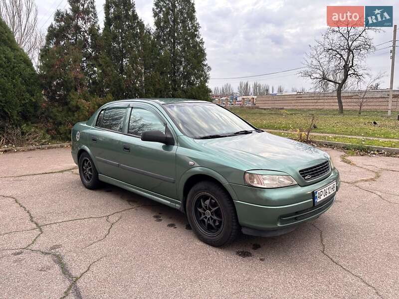 Седан Opel Astra 2005 в Запорожье