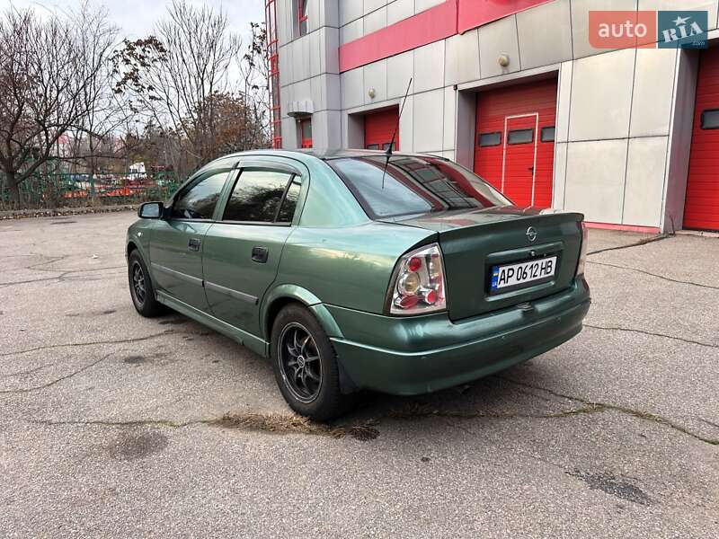 Седан Opel Astra 2005 в Запорожье
