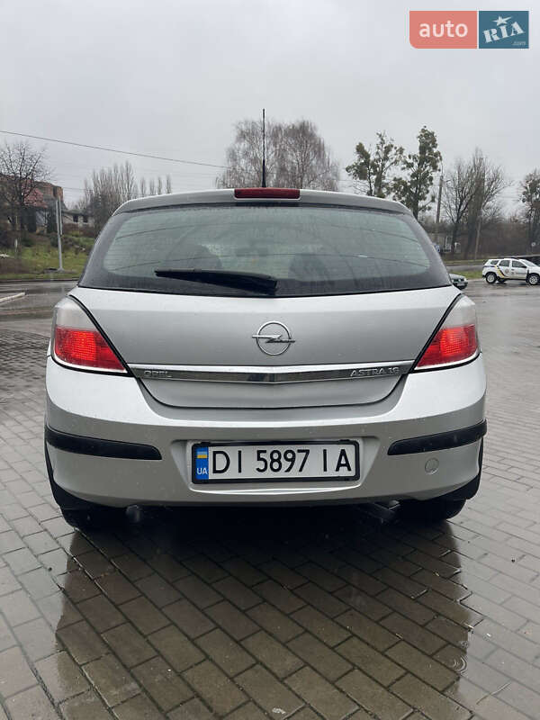 Хэтчбек Opel Astra 2006 в Ровно