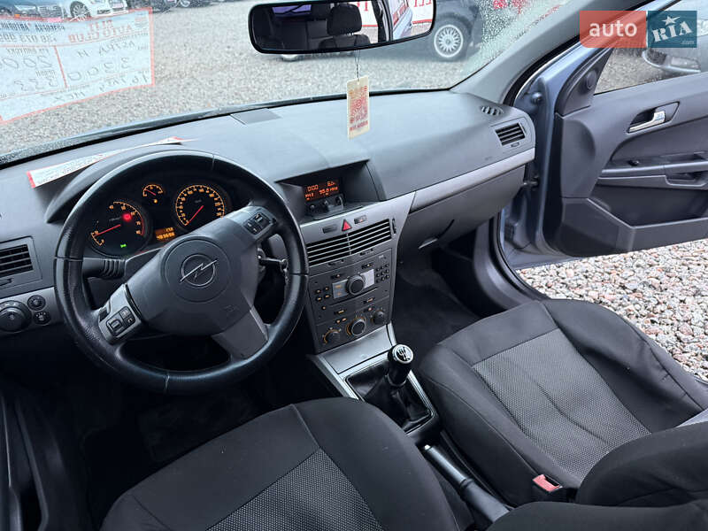 Универсал Opel Astra 2006 в Переяславе