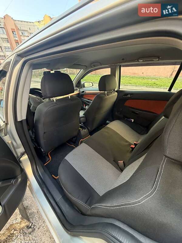 Универсал Opel Astra 2004 в Львове