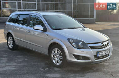Универсал Opel Astra 2010 в Харькове
