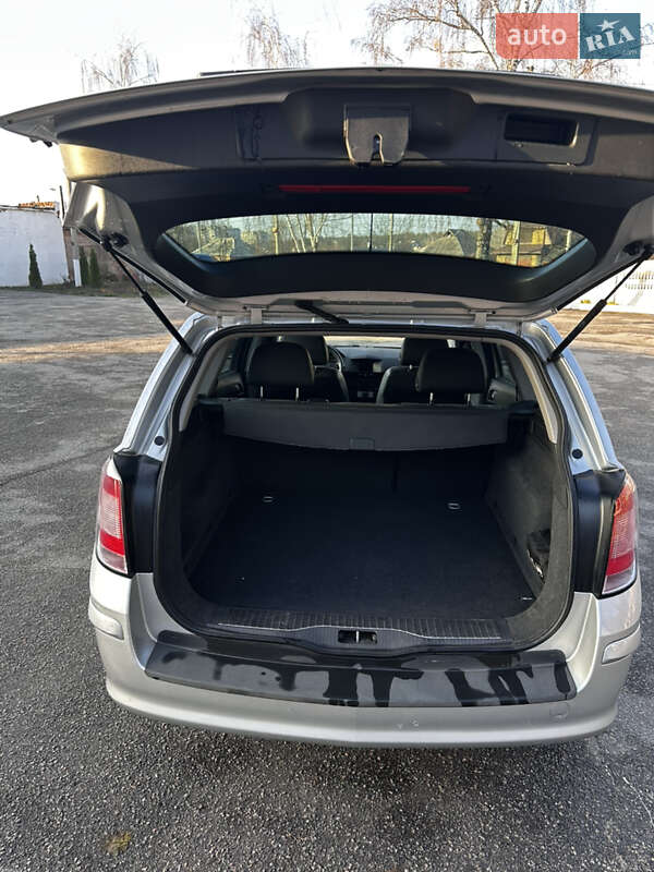 Універсал Opel Astra 2010 в Харкові