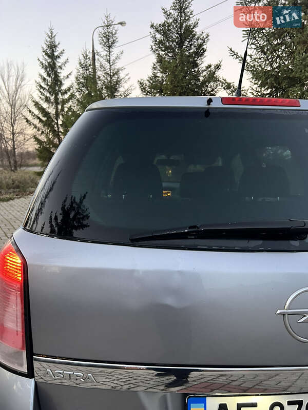 Універсал Opel Astra 2005 в Запоріжжі