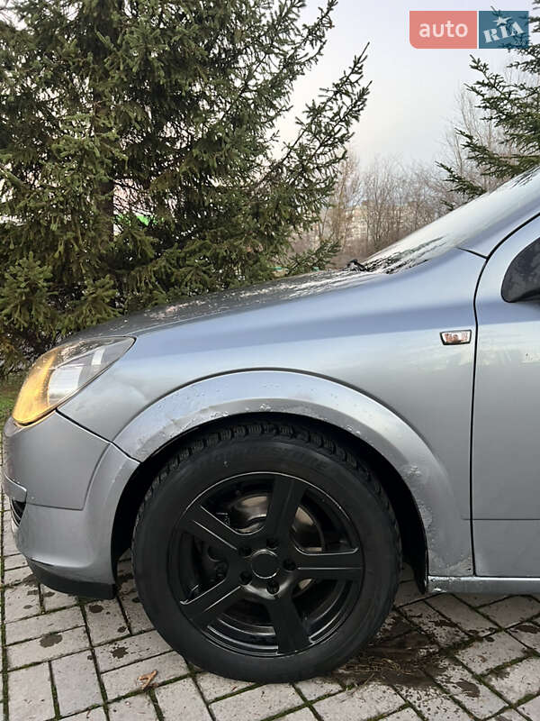 Універсал Opel Astra 2005 в Запоріжжі