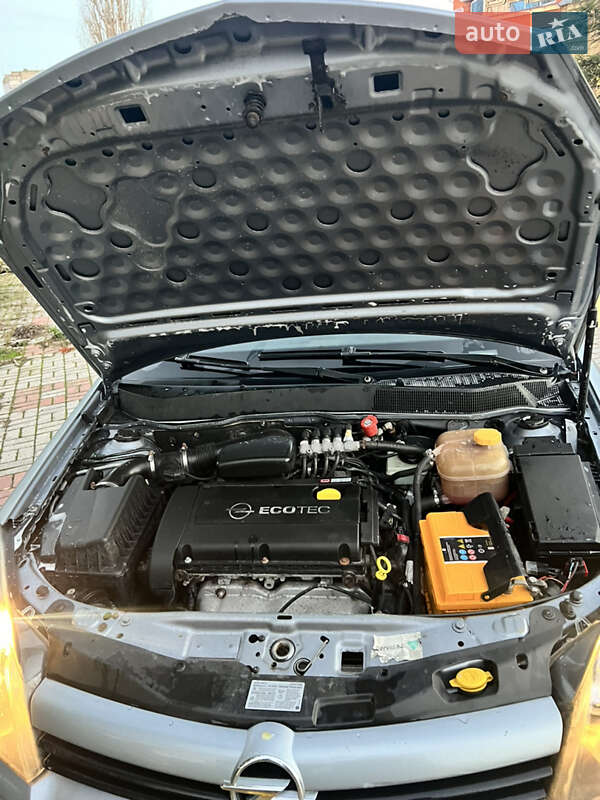 Універсал Opel Astra 2005 в Запоріжжі