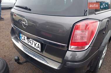 Універсал Opel Astra 2009 в Черкасах