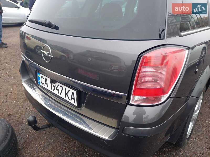 Универсал Opel Astra 2009 в Черкассах