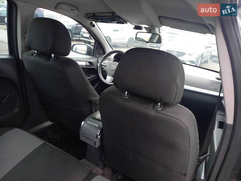 Универсал Opel Astra 2009 в Черкассах