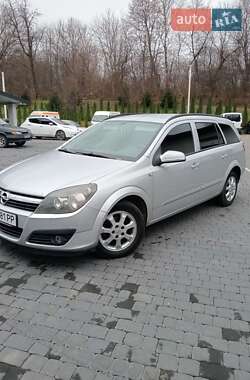Универсал Opel Astra 2005 в Львове