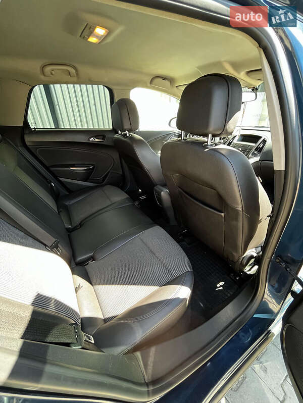 Универсал Opel Astra 2012 в Косове