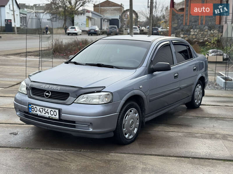 Седан Opel Astra 2007 в Новом Буге