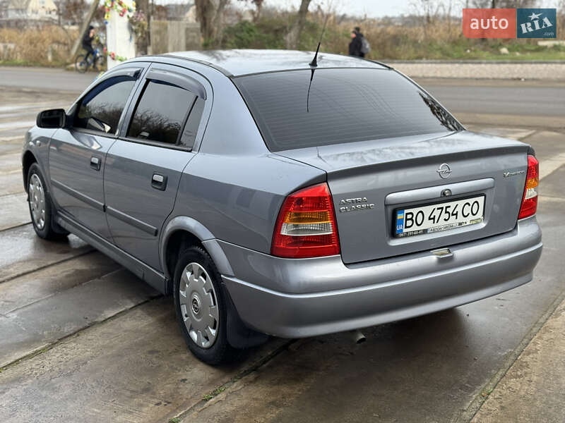 Седан Opel Astra 2007 в Новом Буге