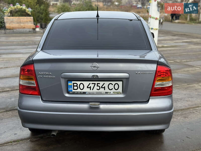 Седан Opel Astra 2007 в Новом Буге