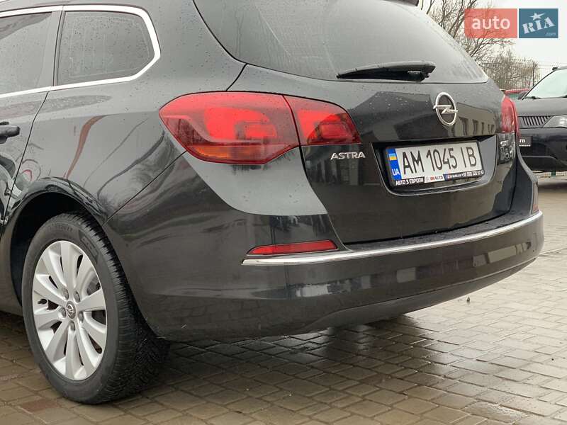 Универсал Opel Astra 2014 в Бердичеве