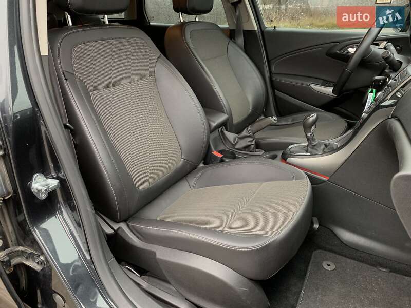 Универсал Opel Astra 2014 в Бердичеве