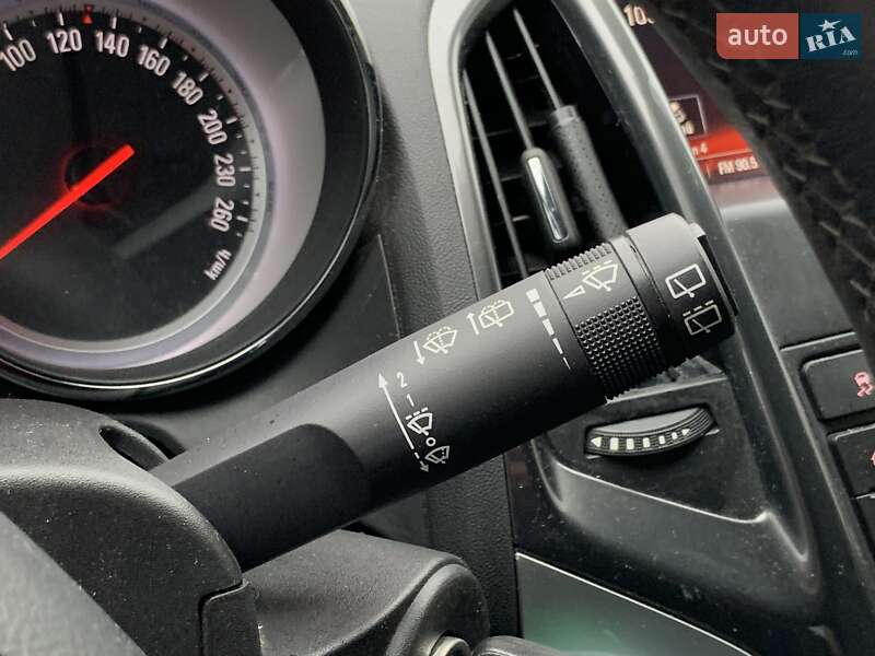 Универсал Opel Astra 2014 в Бердичеве