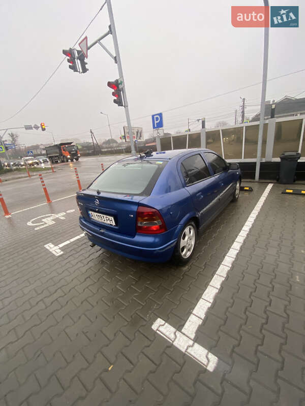 Хэтчбек Opel Astra 2003 в Софиевской Борщаговке
