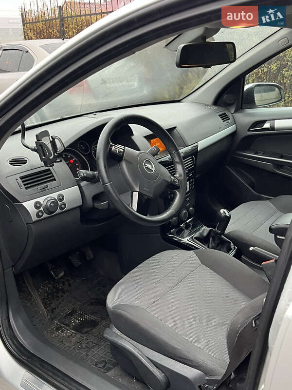 Универсал Opel Astra 2010 в Киеве фото 10 Универсал Opel Astra 2010 в Киеве