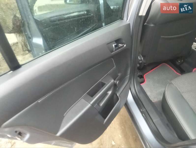 Универсал Opel Astra 2006 в Каменец-Подольском