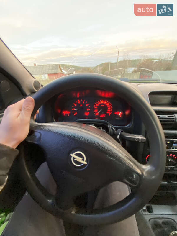 Седан Opel Astra 2001 в Бережанах