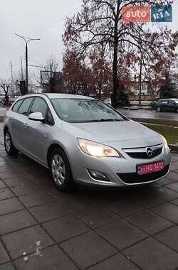 Универсал Opel Astra 2011 в Луцке