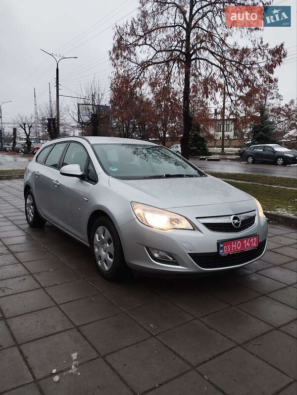 Opel Astra 2011