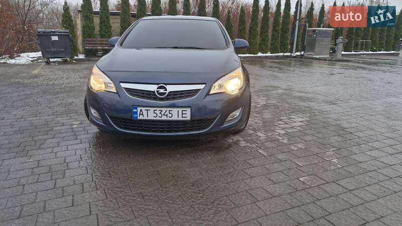 Хетчбек Opel Astra 2010 в Івано-Франківську