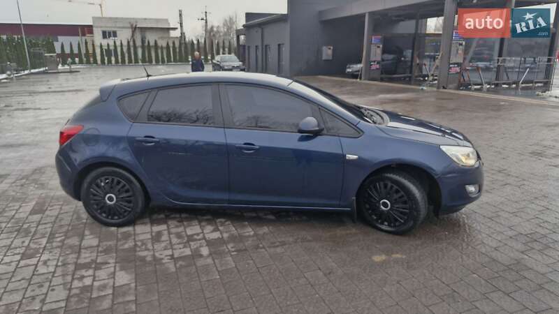 Хетчбек Opel Astra 2010 в Івано-Франківську