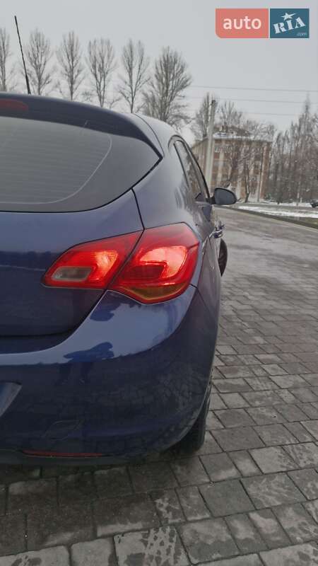 Хетчбек Opel Astra 2010 в Івано-Франківську