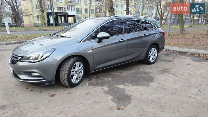 Универсал Opel Astra 2017 в Павлограде