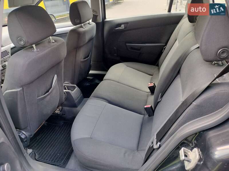 Универсал Opel Astra 2006 в Львове