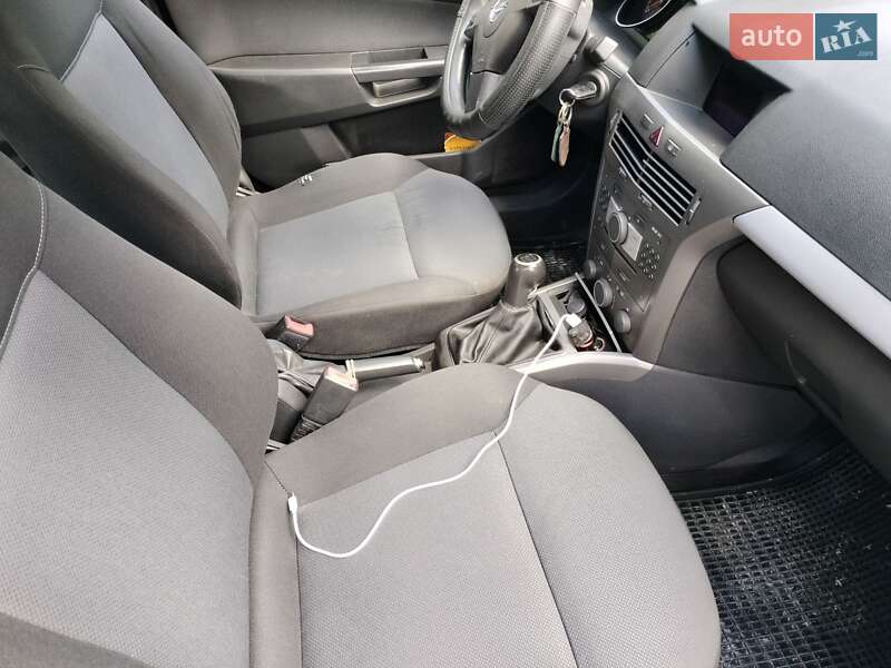 Универсал Opel Astra 2006 в Львове