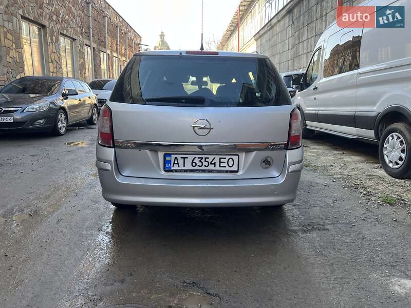 Универсал Opel Astra 2008 в Ивано-Франковске