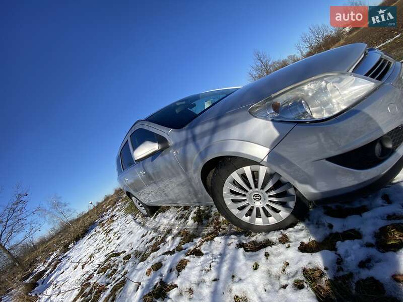 Универсал Opel Astra 2009 в Ивано-Франковске