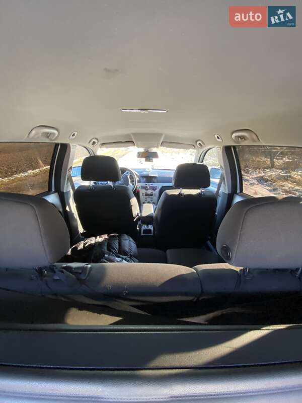 Универсал Opel Astra 2009 в Ивано-Франковске