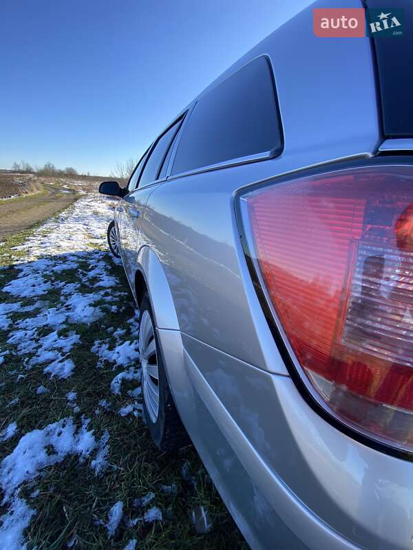 Универсал Opel Astra 2009 в Ивано-Франковске