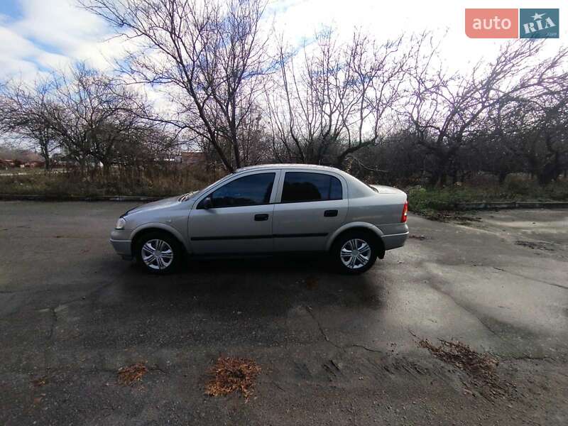 Седан Opel Astra 2008 в Христинівці
