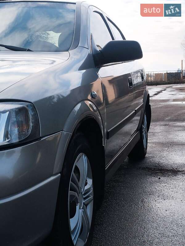 Седан Opel Astra 2008 в Христинівці