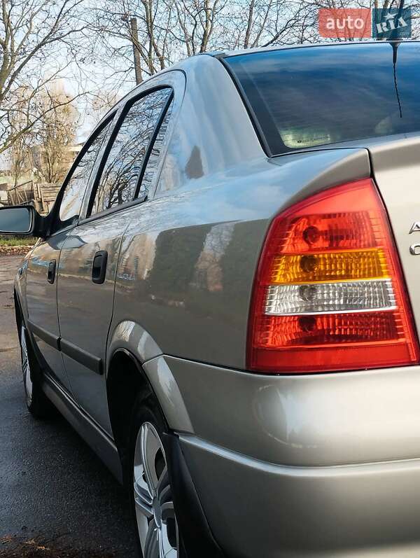 Седан Opel Astra 2008 в Христинівці